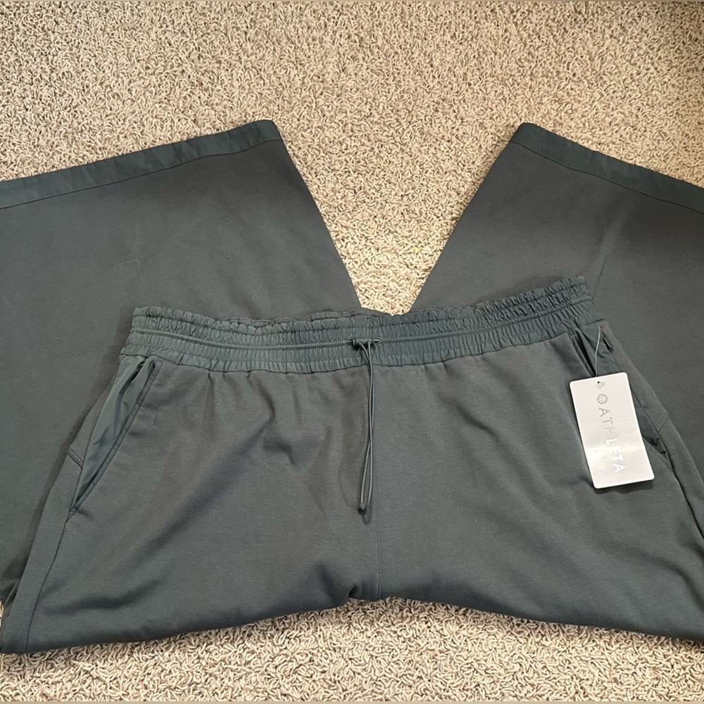 ATHLETA size 2X teal triumph, hybrid, wide leg crop NEW $109